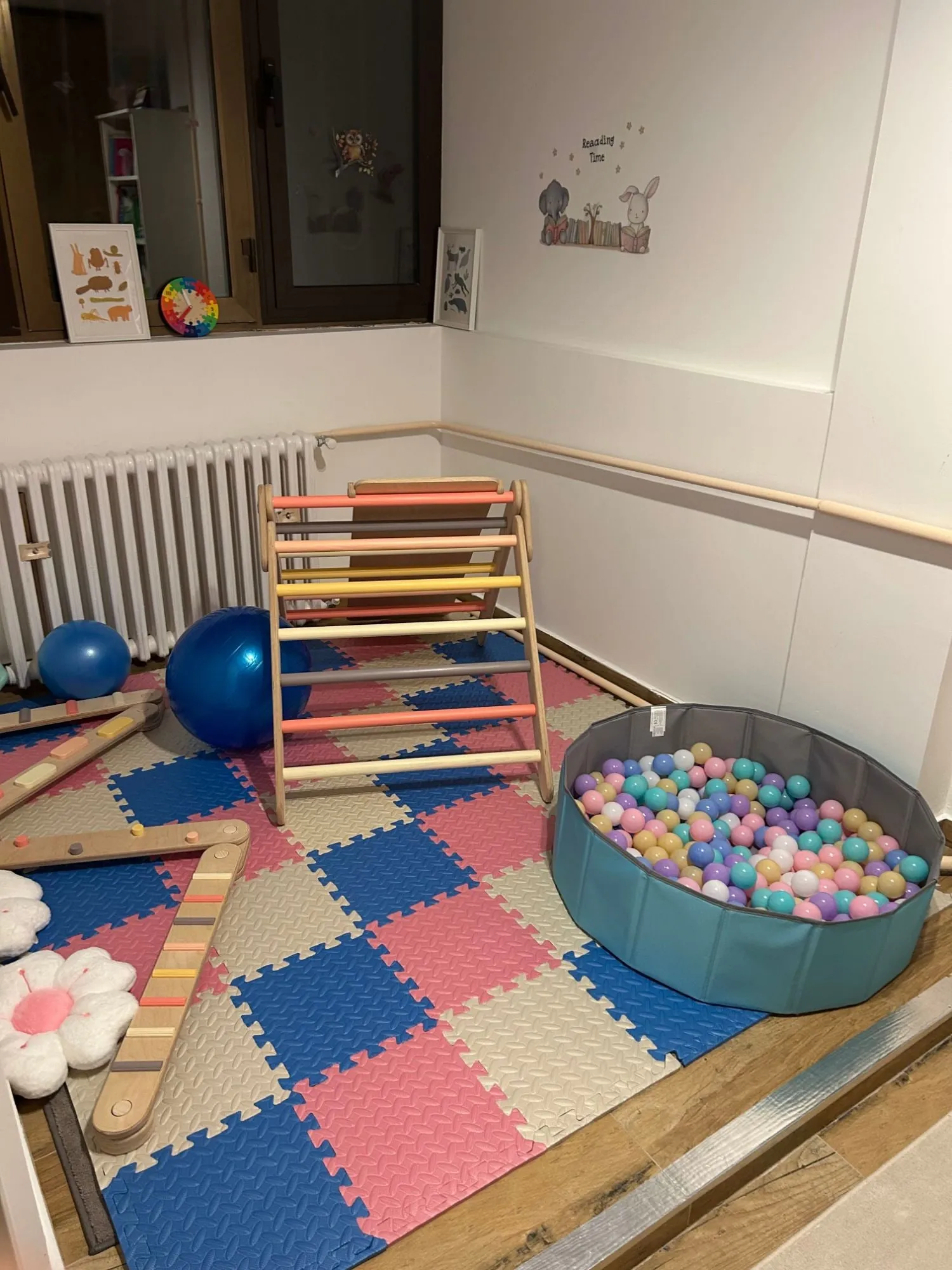 Senzorna soba sa penjalicom i bazenom sa lopticama